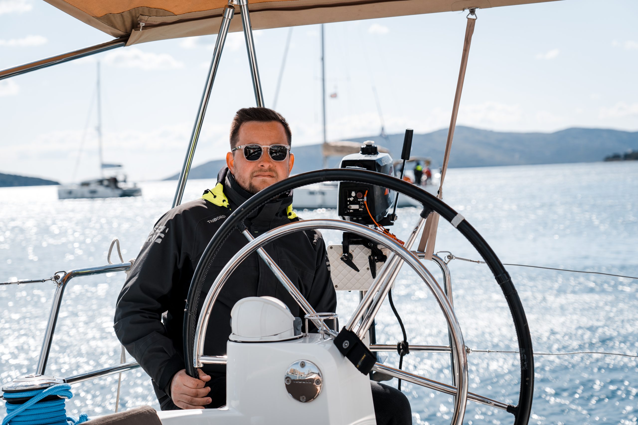 hire yacht crew motor yacht captain