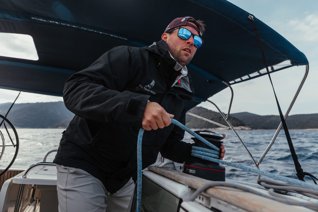 Skipper Jobs Skipper Working on a Yacht